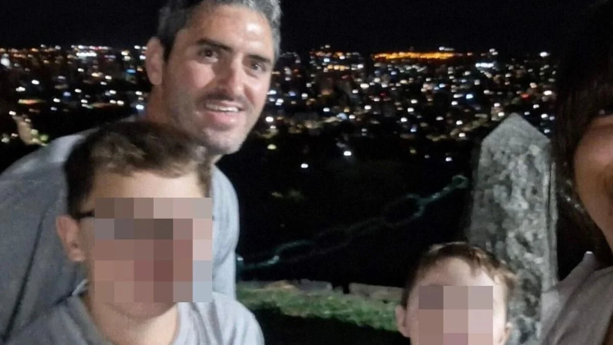 Asesinó a su esposa e hijos menores y luego se suicidó tirándose abajo de un camión