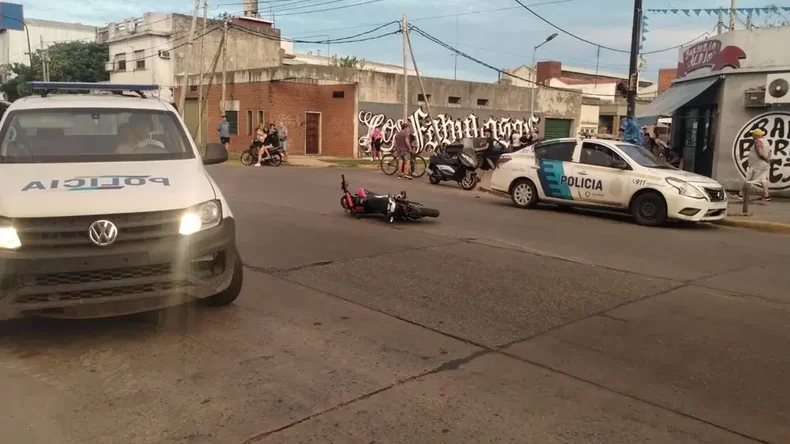 Minutos despu&eacute;s del accidente, la Polic&iacute;a se hizo presente en el lugar.
