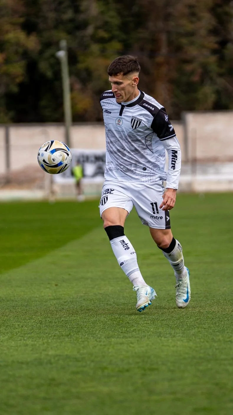 Gimnasia ganó un partido clave y lidera la zona 