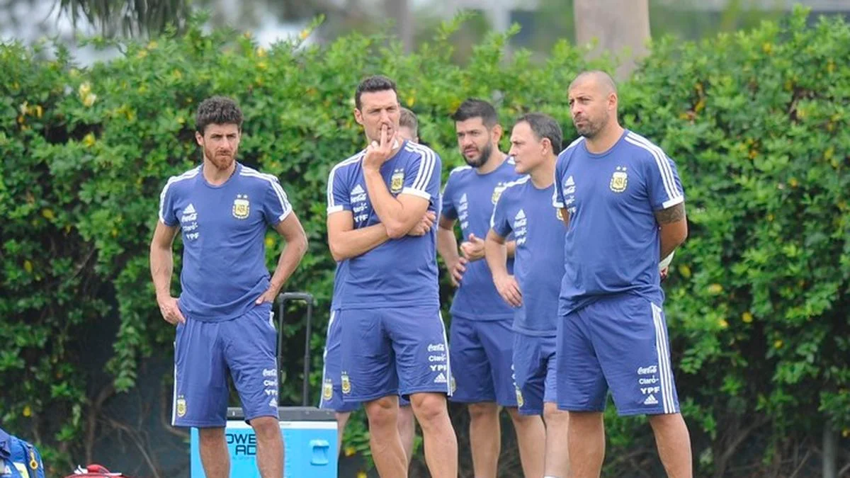El llamativo deporte en el que compitieron Lionel Scaloni y el cuerpo técnico de la Selección argentina