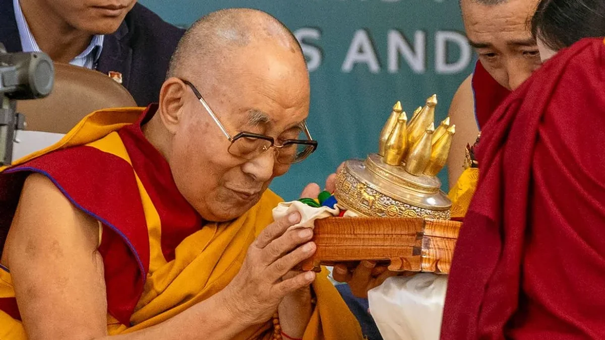 China calificó de "maniobra política" el premio Grammy otorgado al Dalái Lama