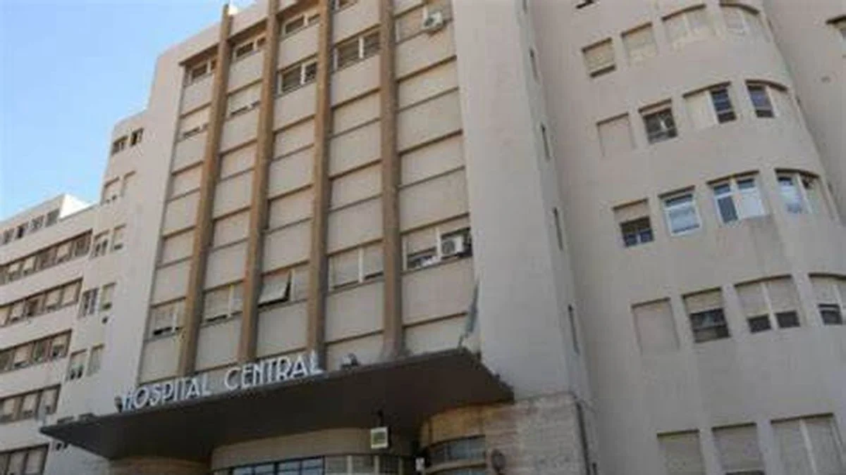 Sigue internado en terapia intensiva pero "estable" el hombre que se baleó en un Juzgado de Rivadavia