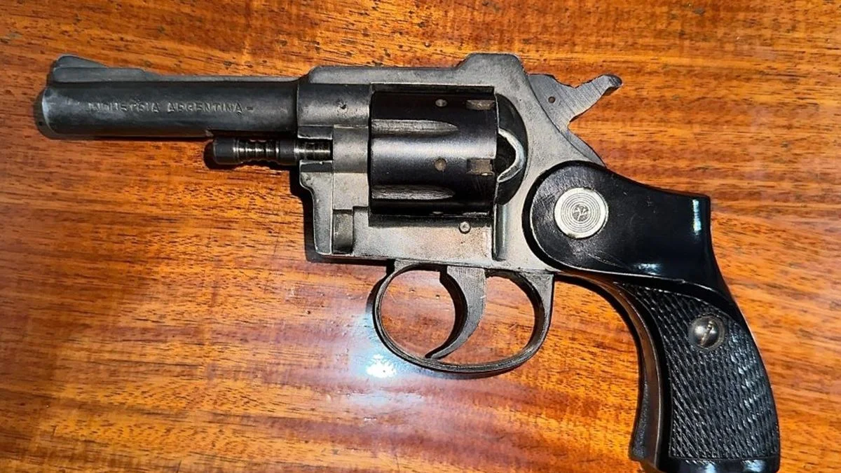 Robos frustrados, armas secuestradas y menores detenidos tras operativos en el Gran Mendoza