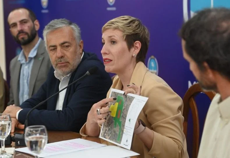 Diputados de LUM quieren citar a la ministra Jimena Latorre por San Jorge. 