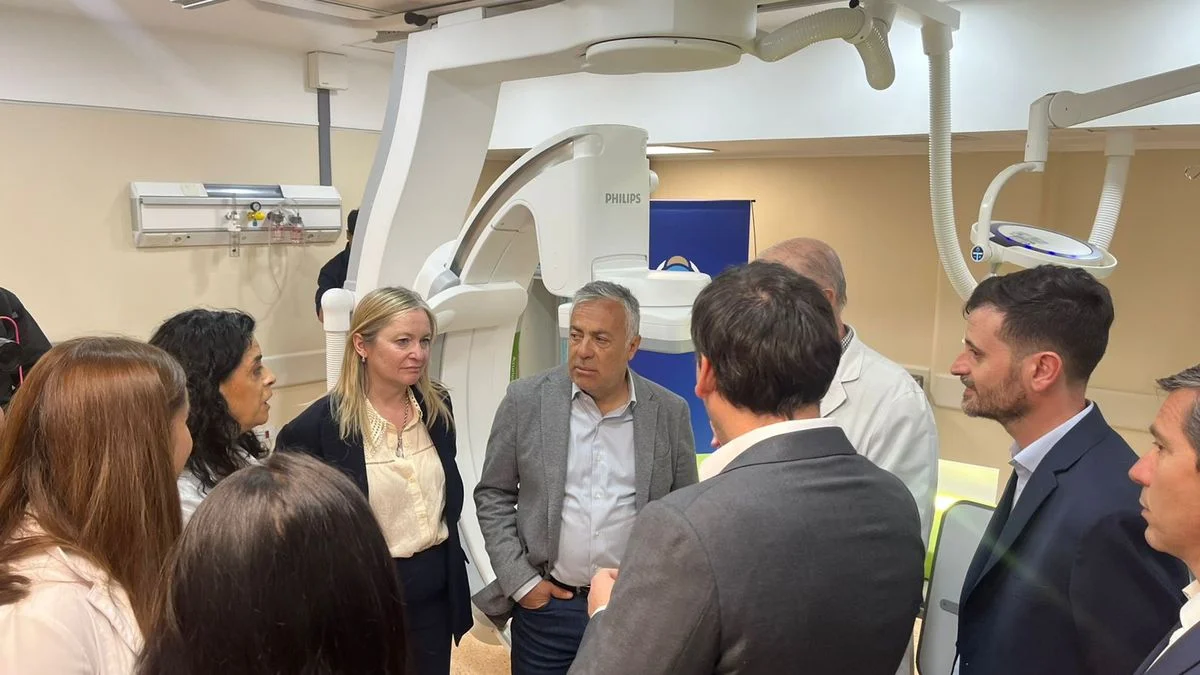 Alfredo Cornejo "day" en San Rafael: de la entrega de casas al equipamiento del hospital Schestakow