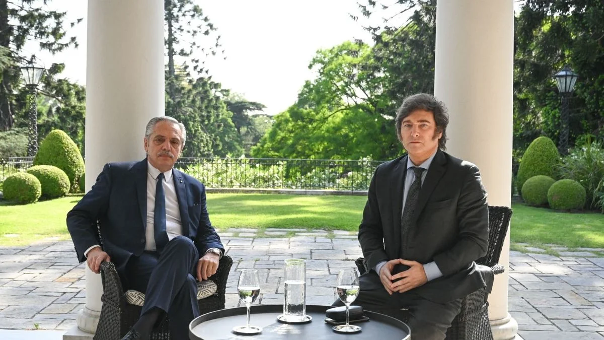 Reapareció Alberto Fernández y usó un tango para ironizar sobre las presuntas coimas en el Gobierno de Milei