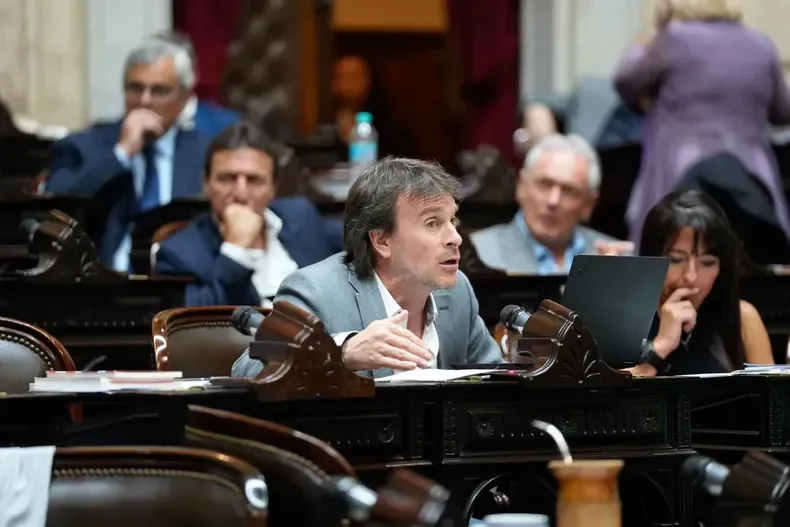 Lisandro Nieri y Pamela Verasay, diputados de Cornejo en el Congreso nacional. 