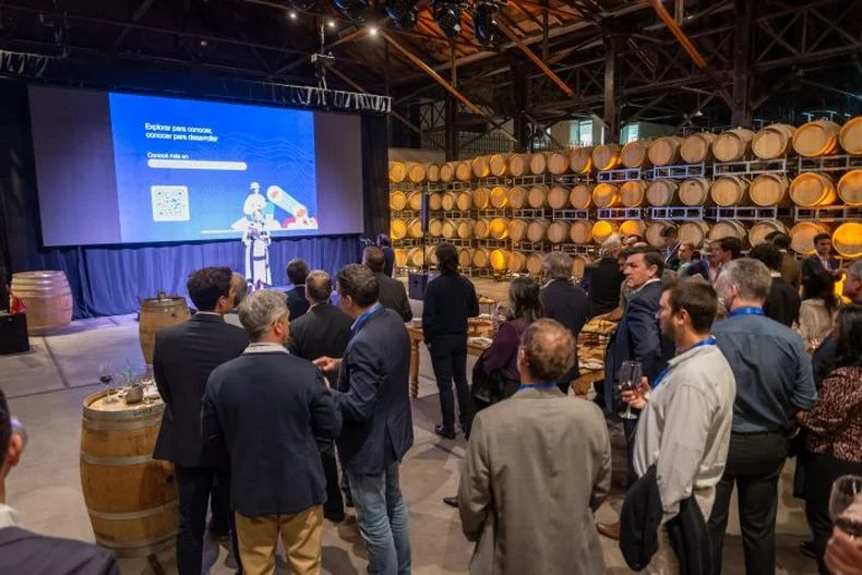 En la Bodega Los Toneles se hizo el Toronto Stock Exchange (TSX) y TSX Venture Exchange (TSXV) . 