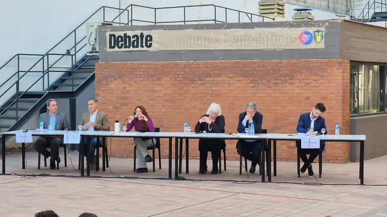 Los candidatos mendocinos debatieron ante estudiantes.