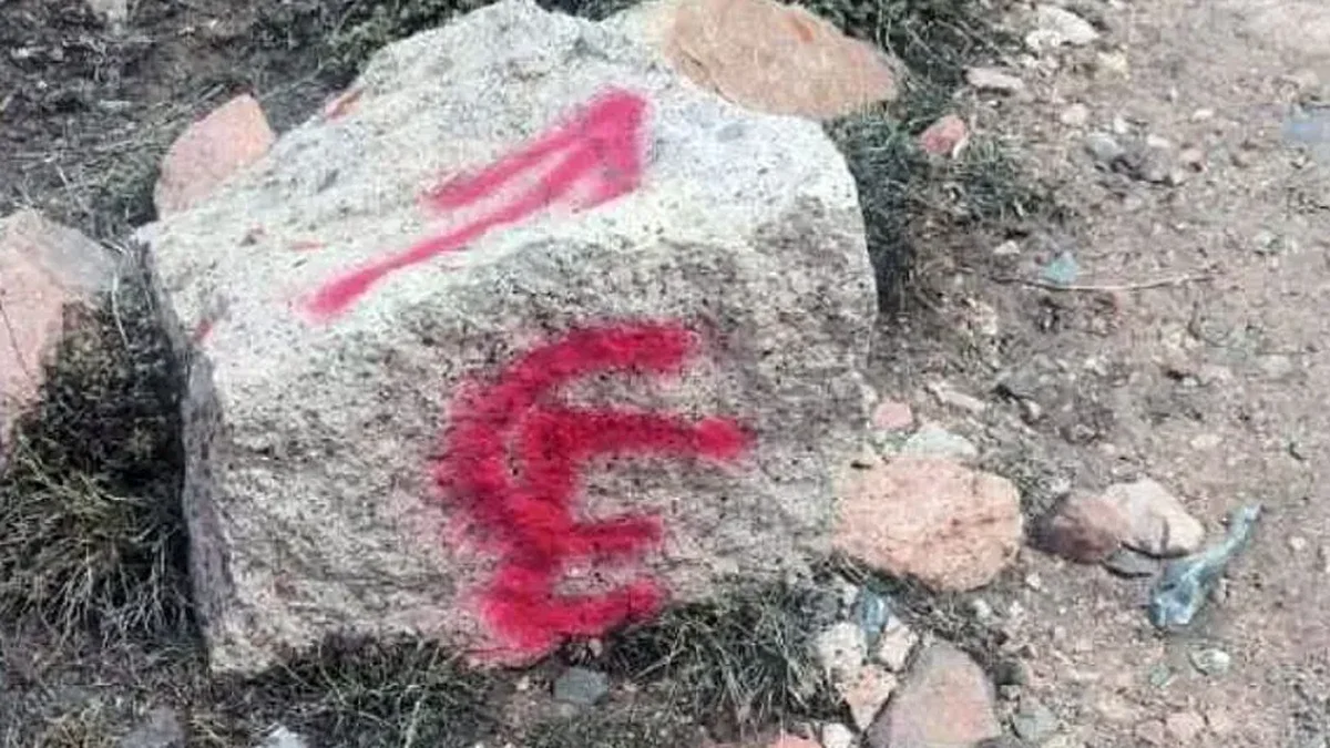 Multas a una polémica congregación religiosa del Sur por pintadas en el Manzano Histórico