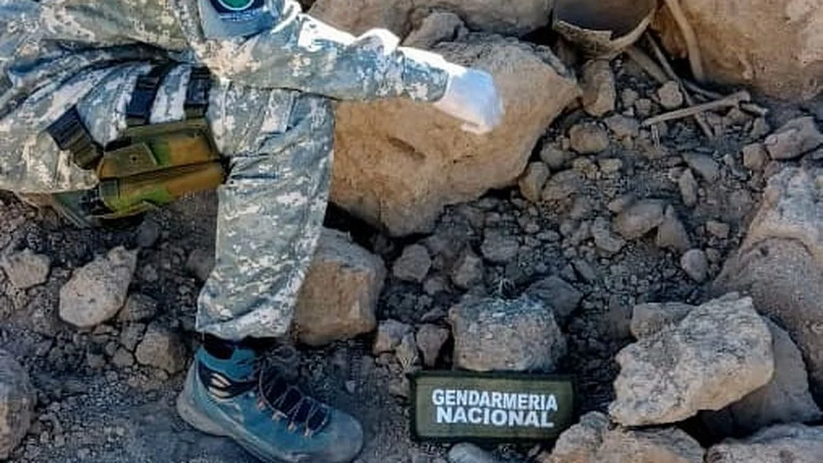 A pocos kilómetros de Mendoza, Gendarmería Nacional halló restos óseos indígenas y material arqueológico