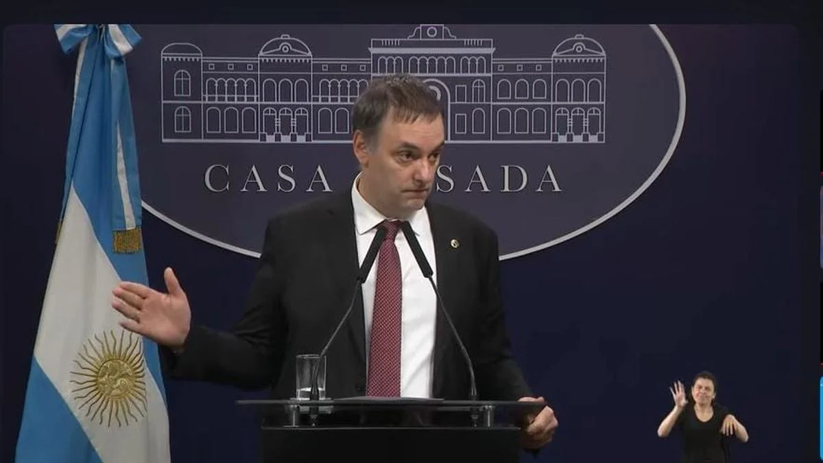 Manuel Adorni aclaró que Milei buscará trabajar con todos los gobernadores, sin distintiones partidarias