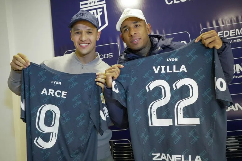 Alex Arce y Sebasti&aacute;n Villa juntos por primera vez.