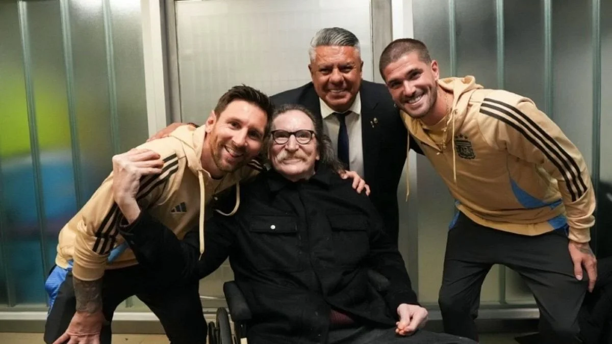 Video: el emocionante encuentro entre Charly García y Lionel Messi luego del partido de la Selección