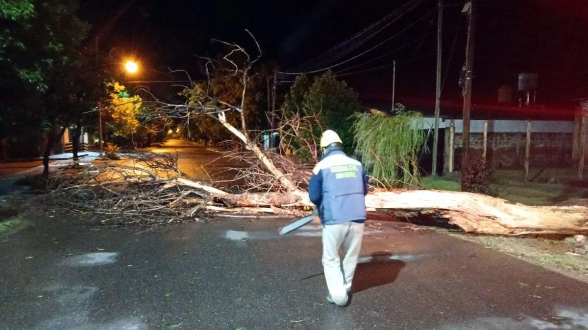 Nuevo alerta de fuertes tormentas para San Rafael: eventos suspendidos y lluvia todo el día