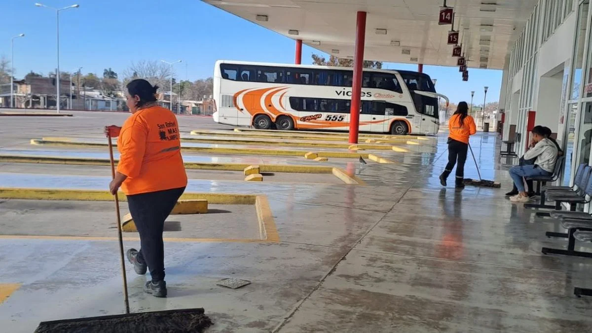 Brutal asalto a una docente dentro de la terminal de micros de San Rafael