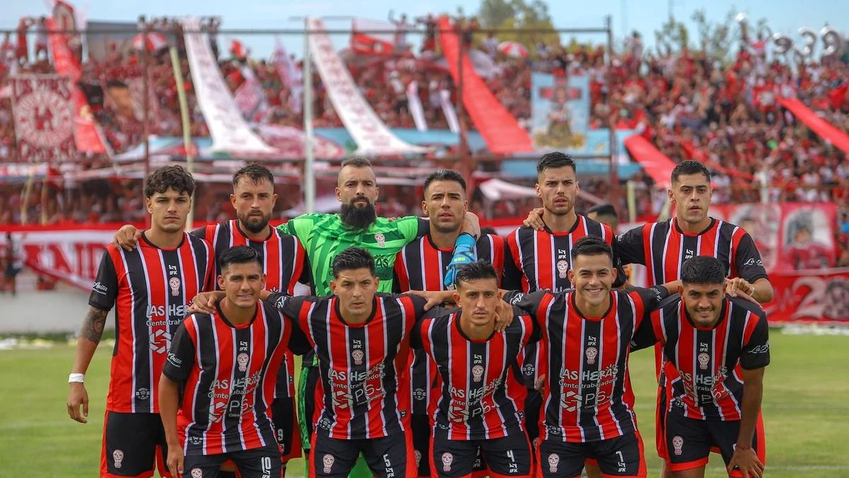 Escándalo en Huracán Las Heras: un futbolista fue despedido por un insólito motivo