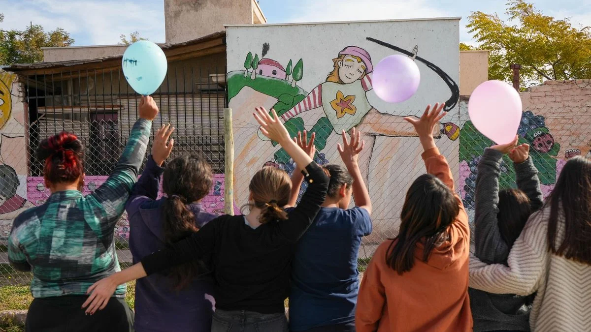 Jóvenes impulsan una campaña solidaria para construir una plaza para niños del Bajo Luján