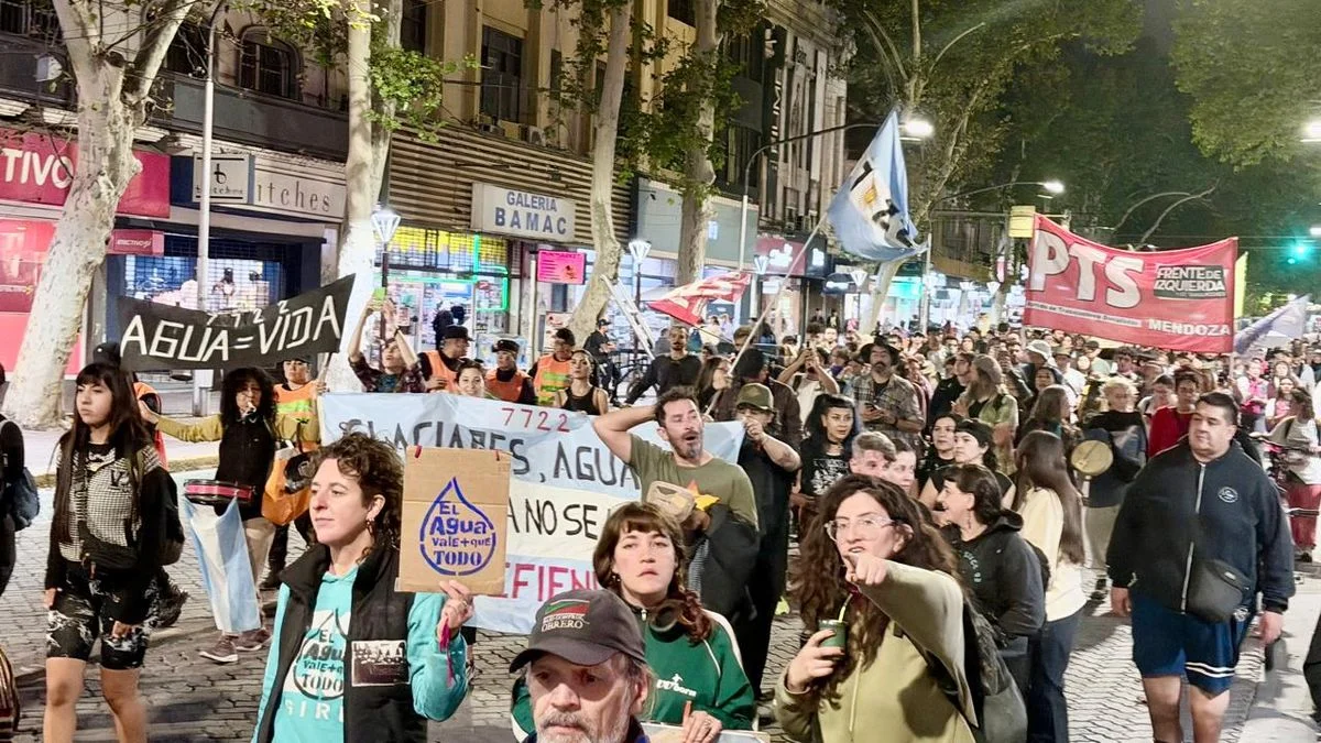 Reforma de la Ley de Glaciares: se presentó en la Justicia un masivo amparo
