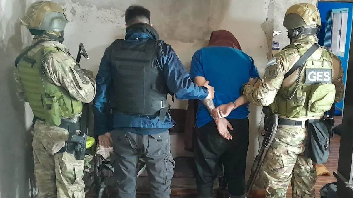Lo detienen acusado por un tiroteo en Godoy Cruz donde balearon a un niño y le secuestran droga