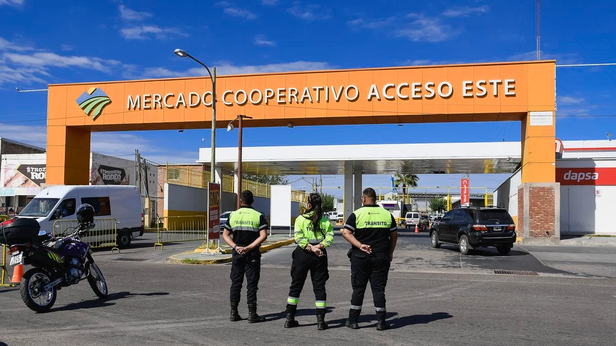 Guaymallén ya aplica multas de más de $300 mil en las laterales del Acceso Este