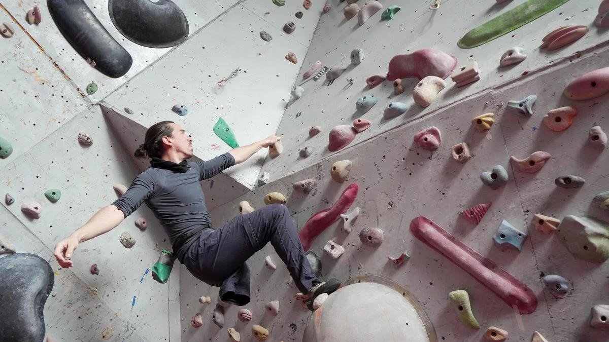 Un escalador amputado busca apoyo para llegar al Campeonato de Paraescalada 2025