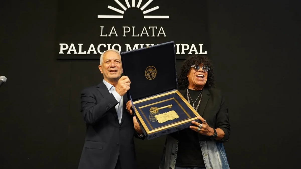 La Mona Jiménez recibió La Llave de la Ciudad de La Plata