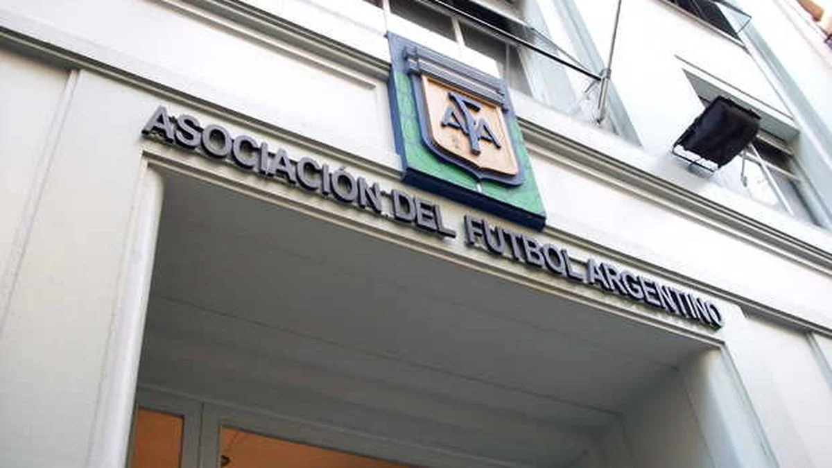 El controvertido árbitro que designó la AFA para el duelo entre Independiente Rivadavia y Unión
