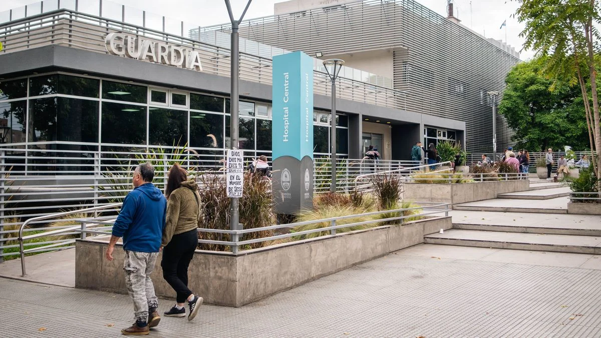 Dos heridos tras un grave accidente en Las Heras: uno sufrió fractura expuesta y heridas en la cabeza
