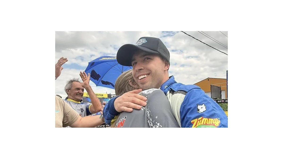 Turismo Nacional: Gonzalo Antolín no logró el campeonato pero es un "campeón del pueblo"