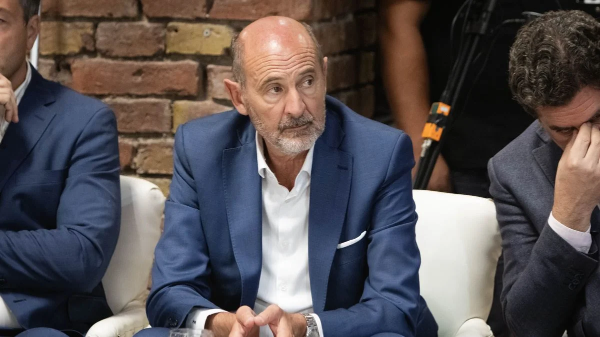 El ministro bodeguero de Cornejo aplaudió la motosierra de Milei al INV
