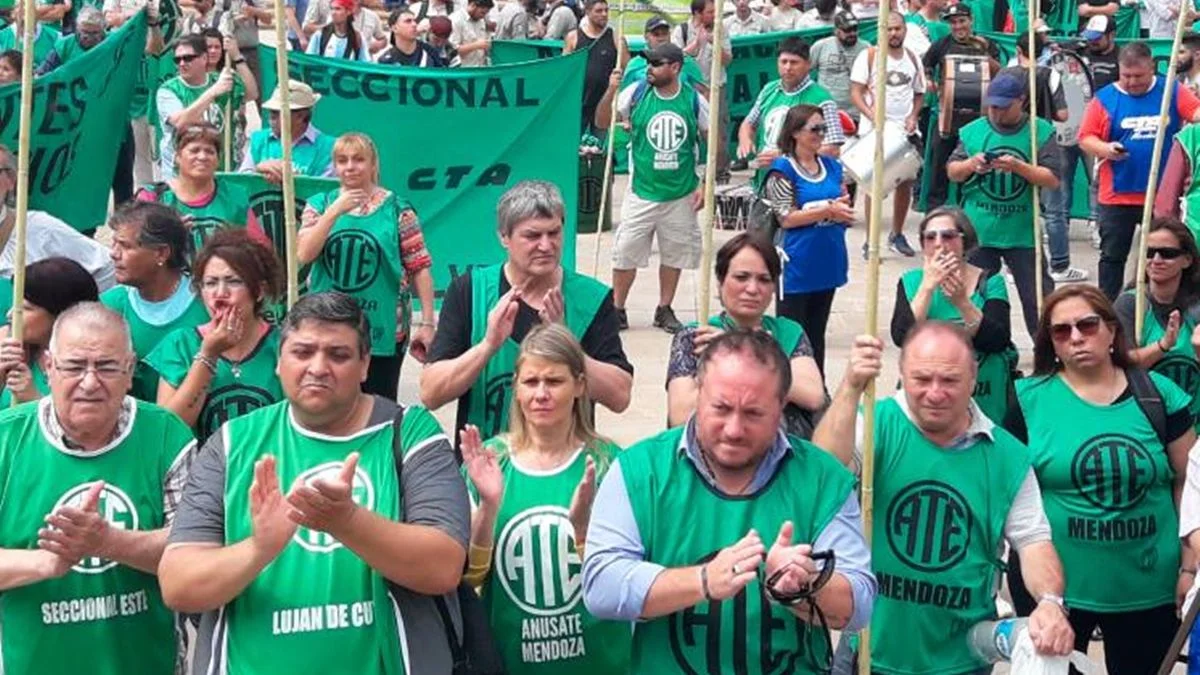 Ronda de paritarias: los gremios se plantan frente "a la inflación mentirosa" que publican Milei y Cornejo
