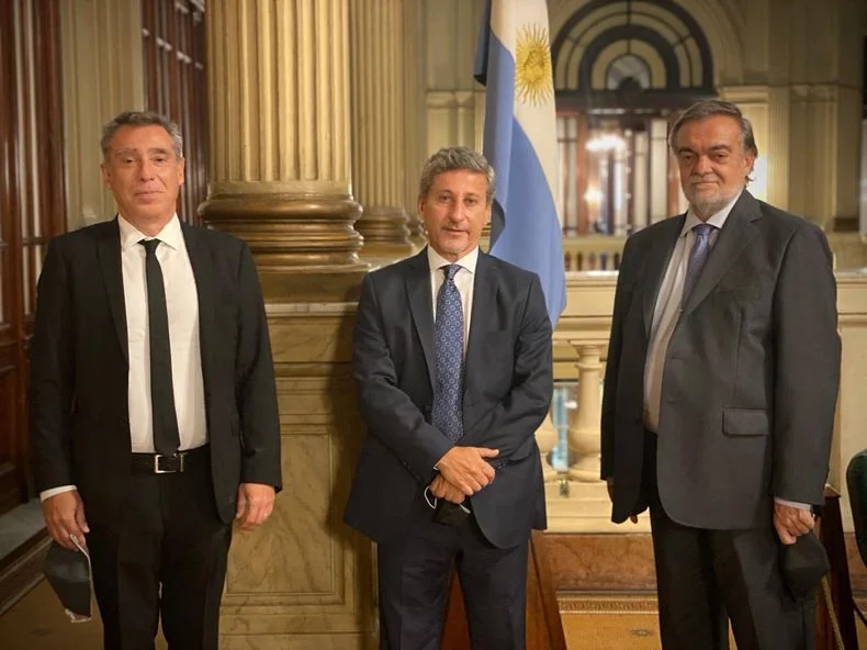 Ra&uacute;l Daniel Bejas, Carlos Alberto Dalla V&iacute;a y Santiago Corcuera, miembros de la C&aacute;mara Nacional Electoral (CNE).&nbsp;