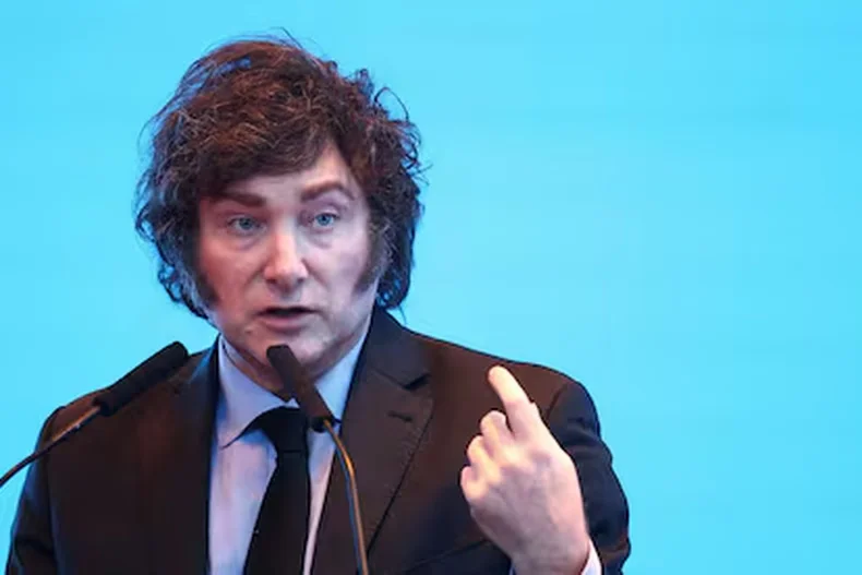 Javier Milei apuntó otra vez contra los gobernadores.