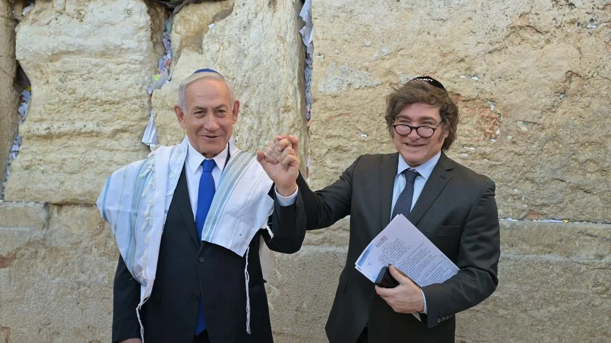 Milei cerró su gira en Israel con un rezo privado y gestos que generan debate