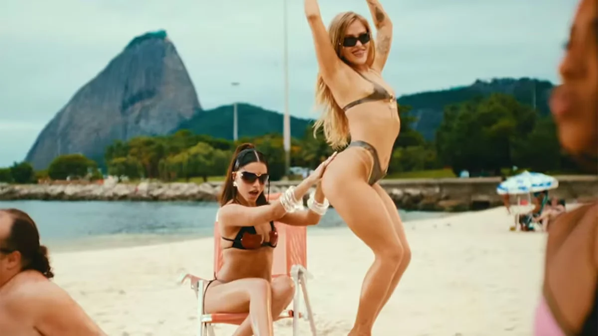 Emilia Mernes calentó las redes con su nueva canción de funky pop