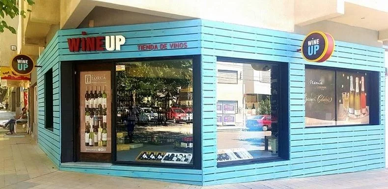 La tienda de vinos que fue blanco de un asalto anoche