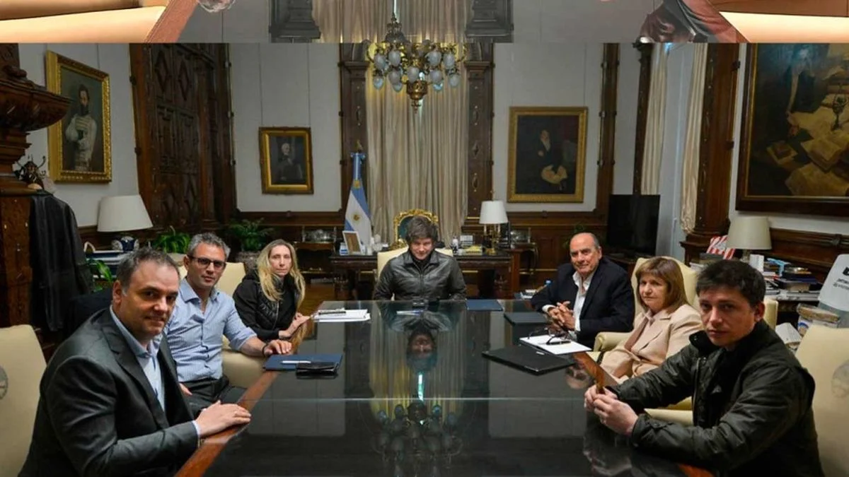 ¿La foto oficial es un montaje?: revuelo por imágenes idénticas de Milei en dos reuniones distintas