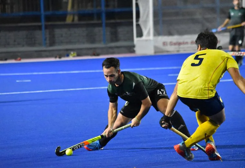 Banco Mendoza sumó en el Apertura de hockey sobre césped pero sigue lejos de Alemán.