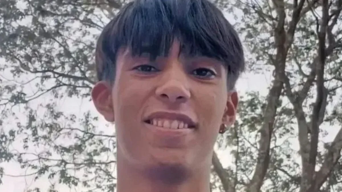 Crimen del adolescente de 15 años hallado con casi 30 puñaladas en un galpón: investigan a varios menores