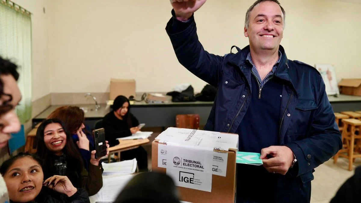 Manuel Adorni ganó las elecciones en CABA: el peronismo fue segundo y el PRO tercero