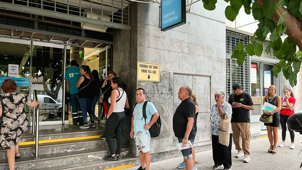 Por la caída del empleo formal, ANSES bajó más de 200 mil asignaciones por hijo