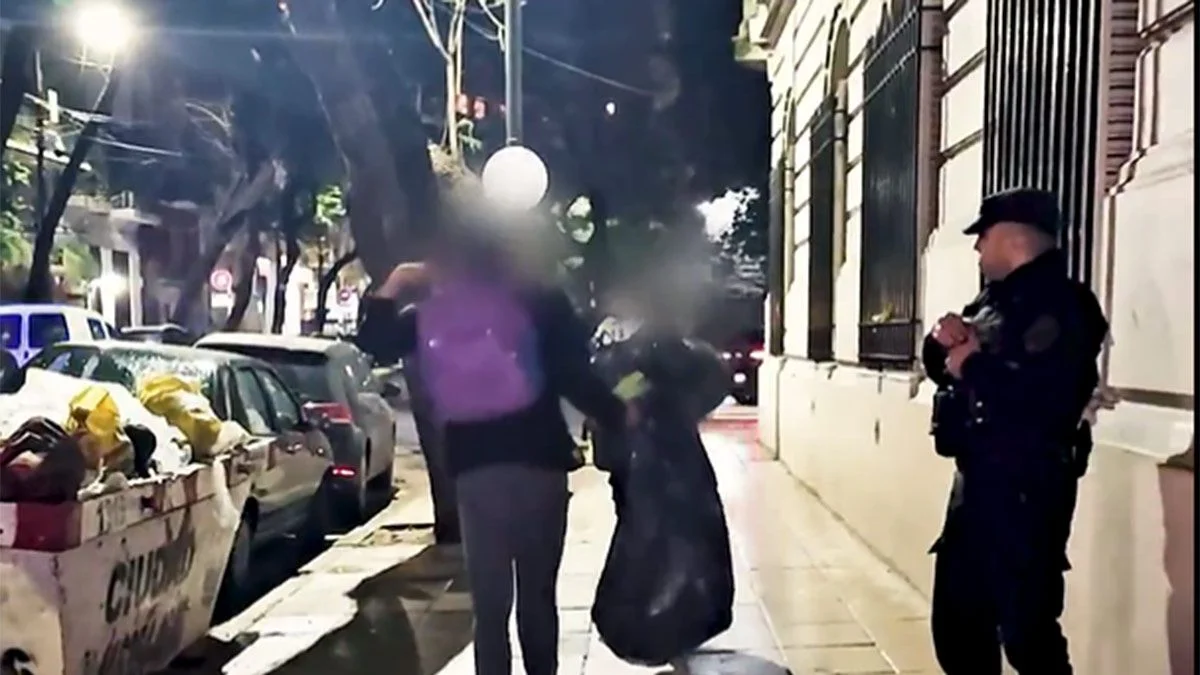 Jorge Macri ordena sancionar a quienes revuelvan la basura en plena crisis económica