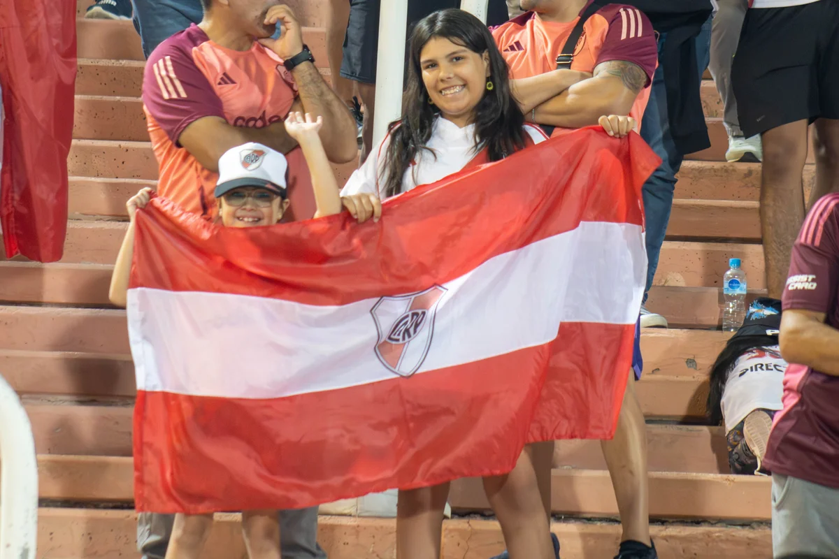 River - Hinchada - Malvinas Argentinas (15).jpg