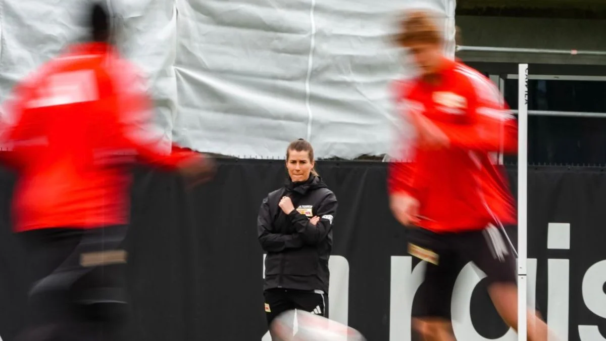 Quién es Marie-Louise Eta, la mujer que rompió el "techo de cristal" en la Bundesliga y es tendencia mundial