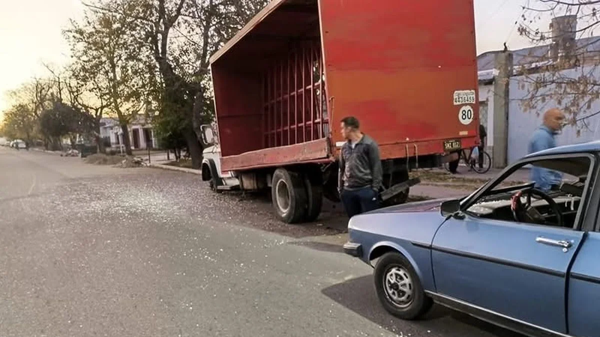 San Rafael: conductor borracho embistió de atrás a un camión que repartía bebidas