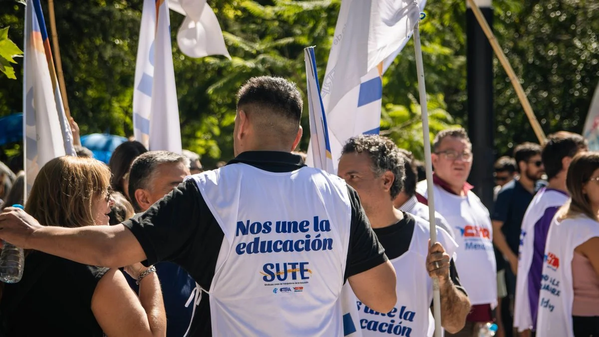 Quiénes protestarán el 1 de mayo mientras Cornejo baja línea con el discurso a la Asamblea Legislativa