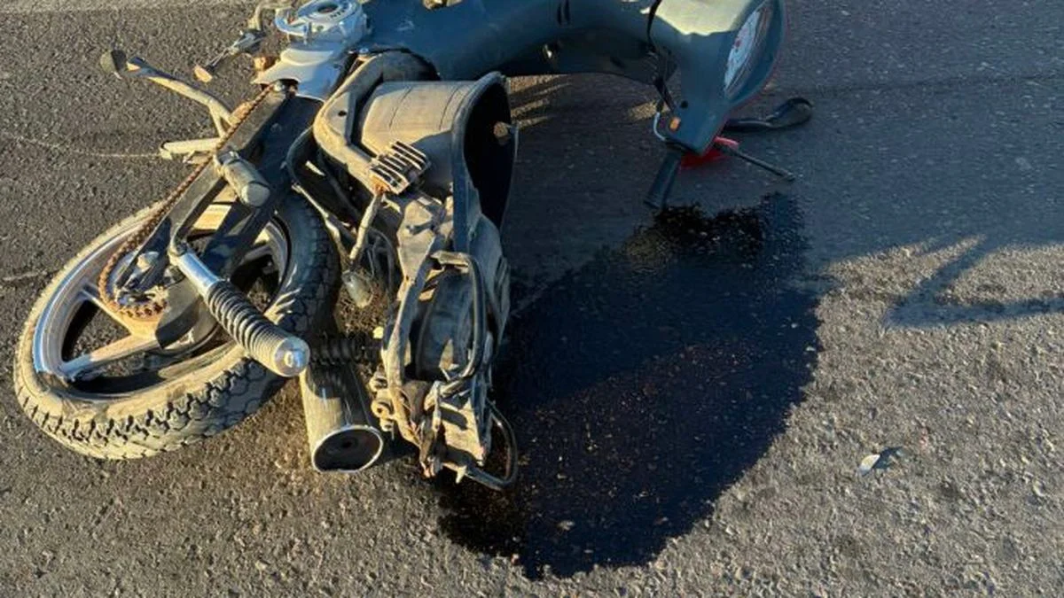 Una motociclista continúa en terapia luego de un accidente contra un auto en General Alvear