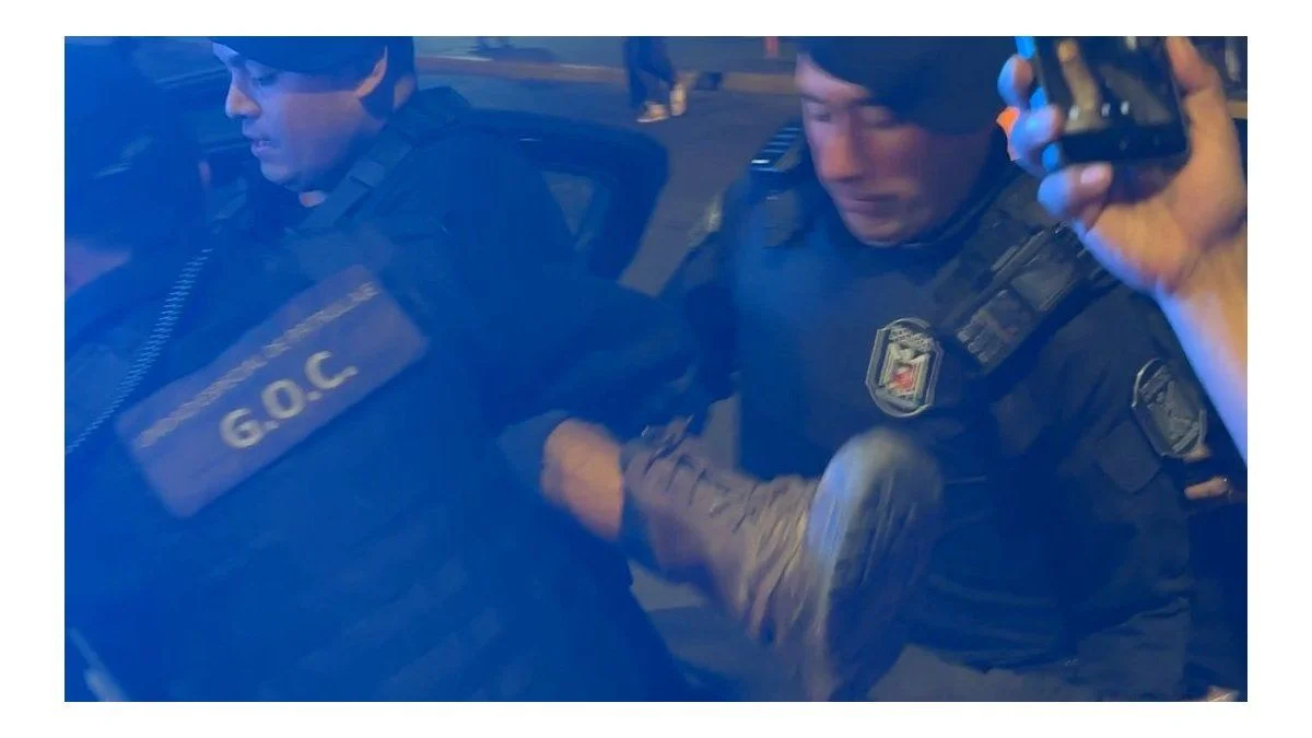 Represión policial durante la marcha contra la minería: se llevaron a un detenido en un móvil sin patente