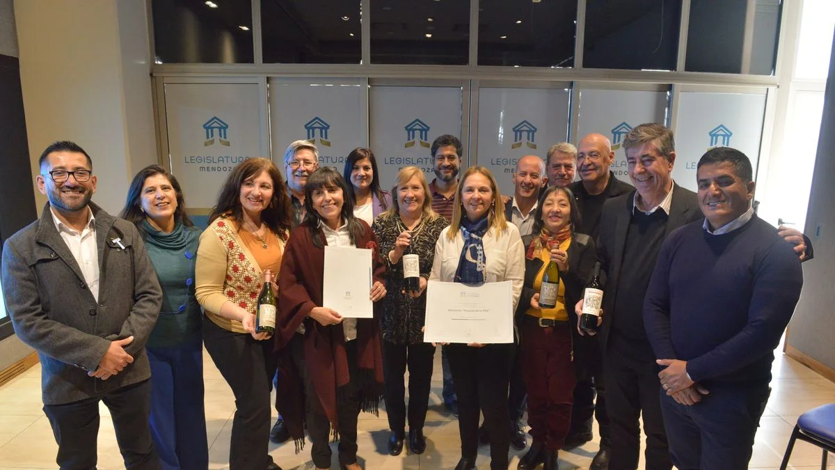 El Senado de Mendoza distinguió a la Asociación Mujeres de la Viña por su aporte a la vitivinicultura